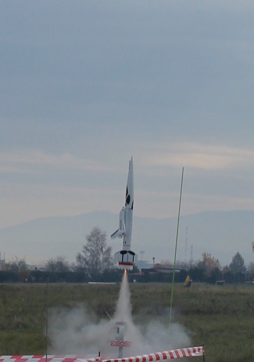 img_8995 nosic raketoplanu j caja - start